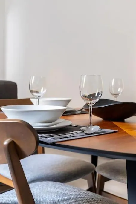Passy/ranelagh Ii: Magnifique 4p-1br Apartment